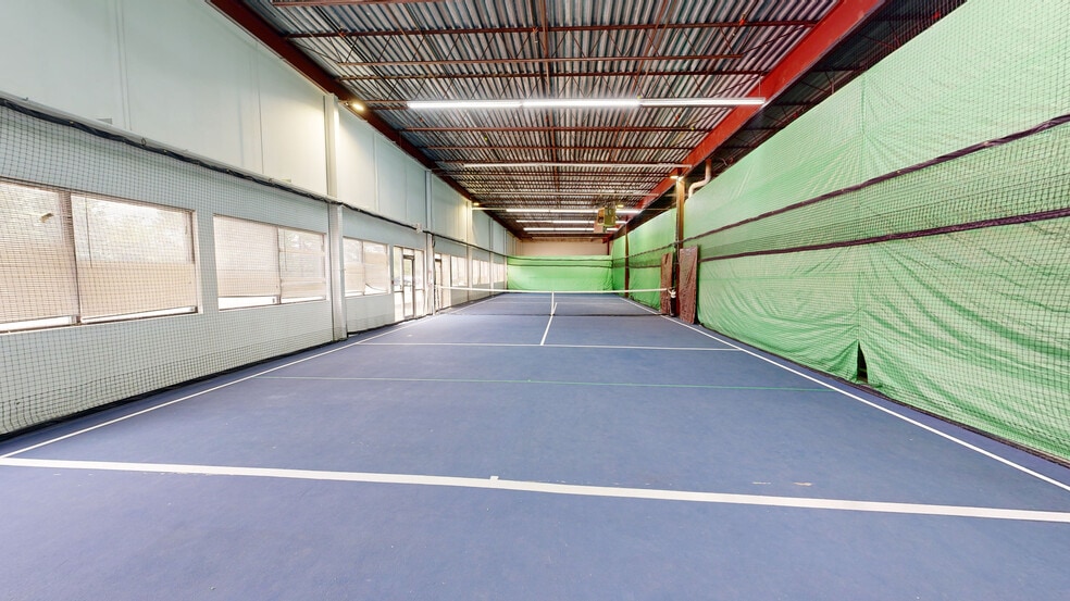 4400 Renaissance Pky, Warrensville Heights, OH for lease - Matterport 3D Scan - Image 2 of 28