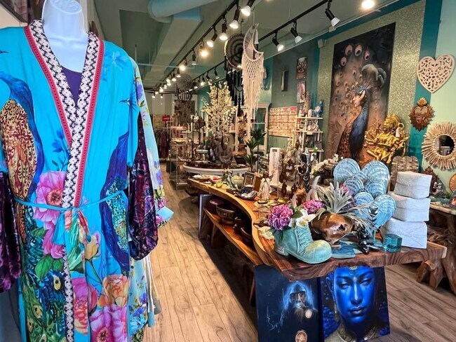 More details for 2987 Granville St, Vancouver, BC - Retail for Lease