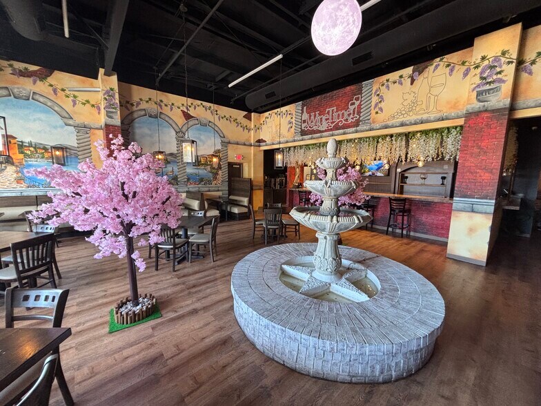 11300 Westport Rd, Louisville, KY à louer - Photo du bâtiment - Image 3 de 8