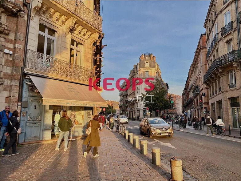 Office in Toulouse for lease - Building Photo - Image 1 of 10