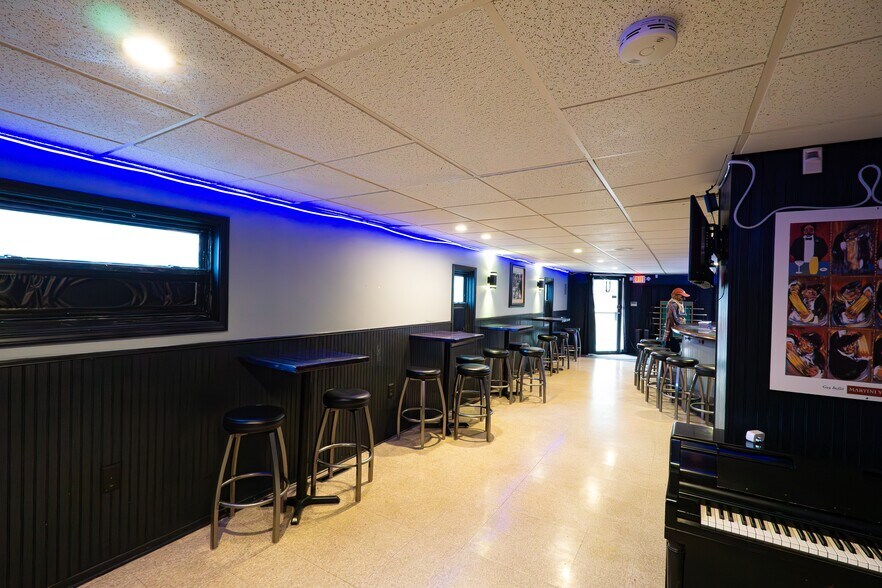 2432 Broadway, Schenectady, NY for sale - Building Photo - Image 2 of 7