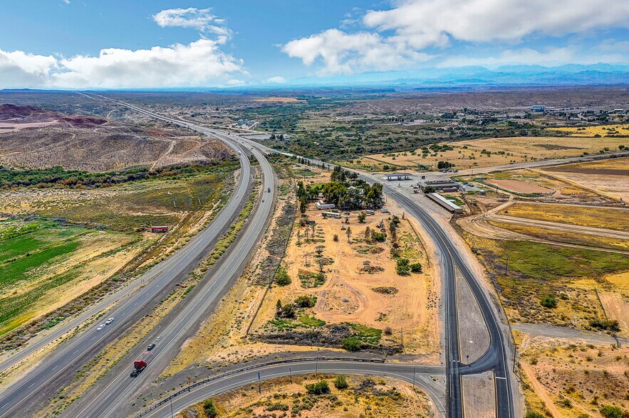 2301-2365 Glendale, Moapa, NV à vendre - Photo du bâtiment - Image 2 de 6