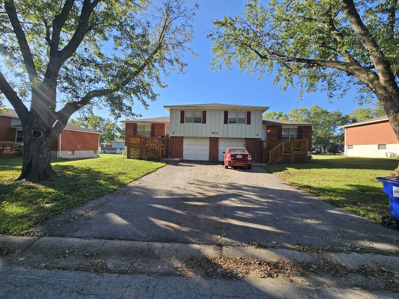 613 NE Columbus St, Lee's Summit, MO for sale - Primary Photo - Image 1 of 1