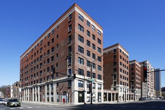 More details for 5200 N Sheridan Rd, Chicago, IL - Retail for Lease