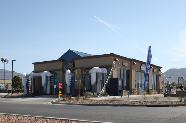 Plus de détails pour 7411 N Mesa St, El Paso, TX - Spécialité à vendre