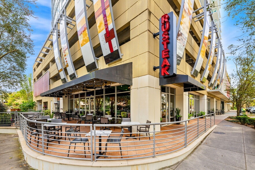 101 S Eola Dr, Orlando, FL à vendre - Photo du bâtiment - Image 2 de 36