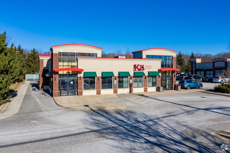 Franklin Commons portfolio of 2 properties for sale on LoopNet.ca - Building Photo - Image 1 of 3