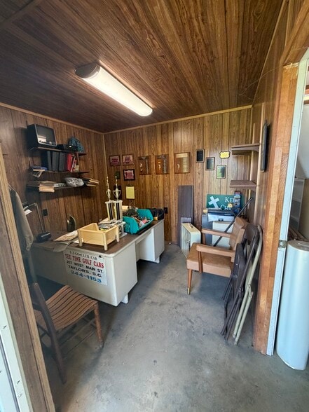 15 School St, Taylors, SC for lease - Interior Photo - Image 3 of 16