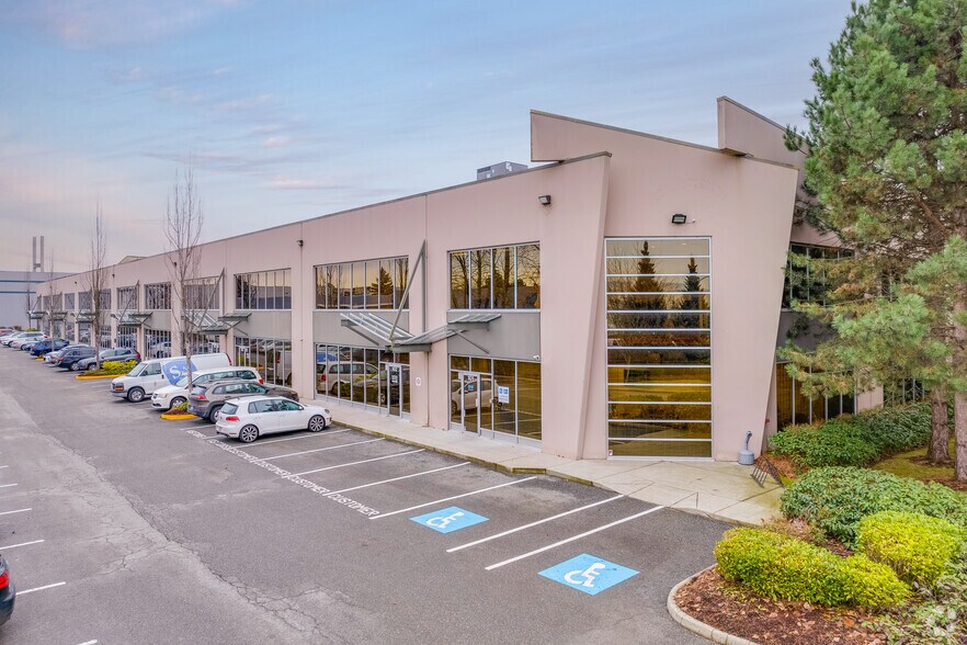 669 Ridley Pl, Delta, BC à louer - Photo du bâtiment - Image 2 de 6