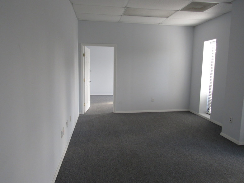 9121 Solon Rd, Houston, TX for lease - Interior Photo - Image 3 of 7