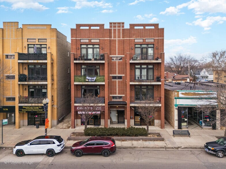 7162 W Grand Ave, Elmwood Park, IL à vendre - Photo du bâtiment - Image 2 de 27