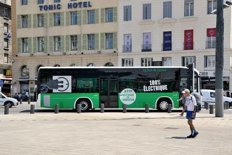 Bureau dans Bondoufle à vendre - Photo du bâtiment - Image 3 de 10