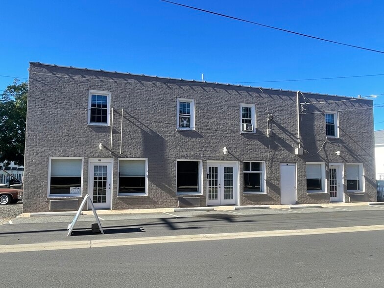 117-123 Brawley Ave, Mooresville, NC for lease - Building Photo - Image 3 of 8
