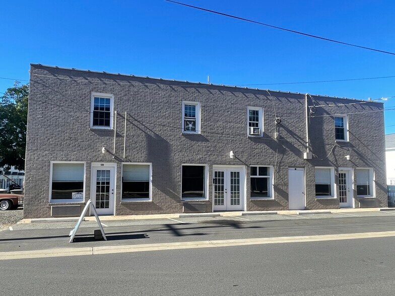 117-123 Brawley Ave, Mooresville, NC à louer - Photo du bâtiment - Image 3 de 8