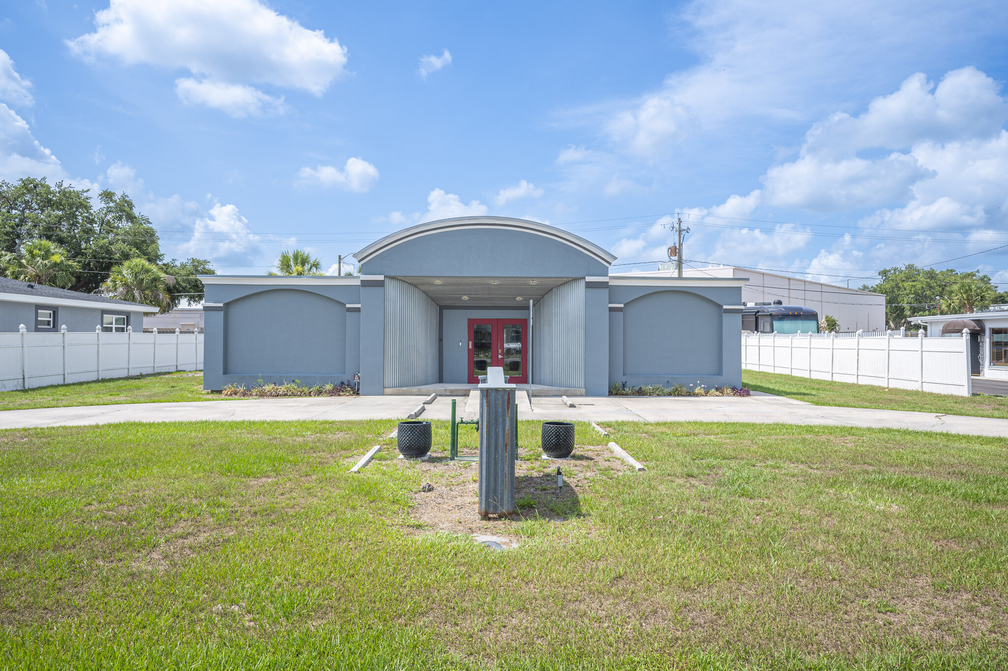 304 Doris Dr, Lakeland, FL à vendre Photo du bâtiment- Image 1 de 25