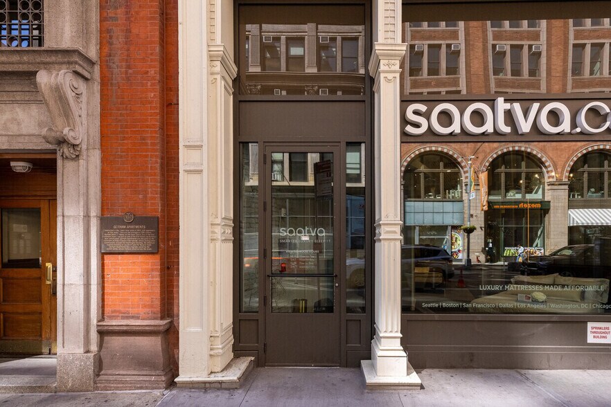 893 Broadway, New York, NY à vendre - Photo du bâtiment - Image 3 de 9