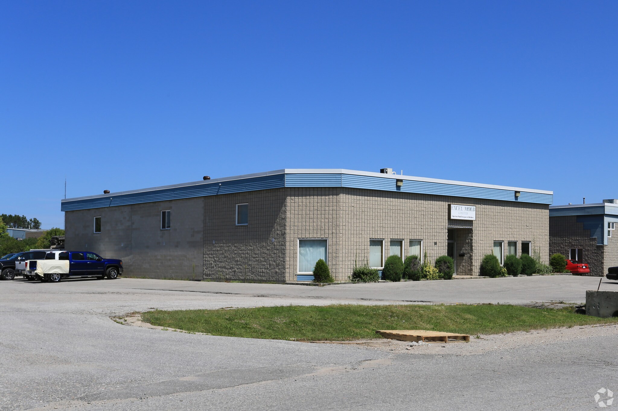 88 Ellis Dr, Barrie, ON à vendre Photo principale- Image 1 de 1