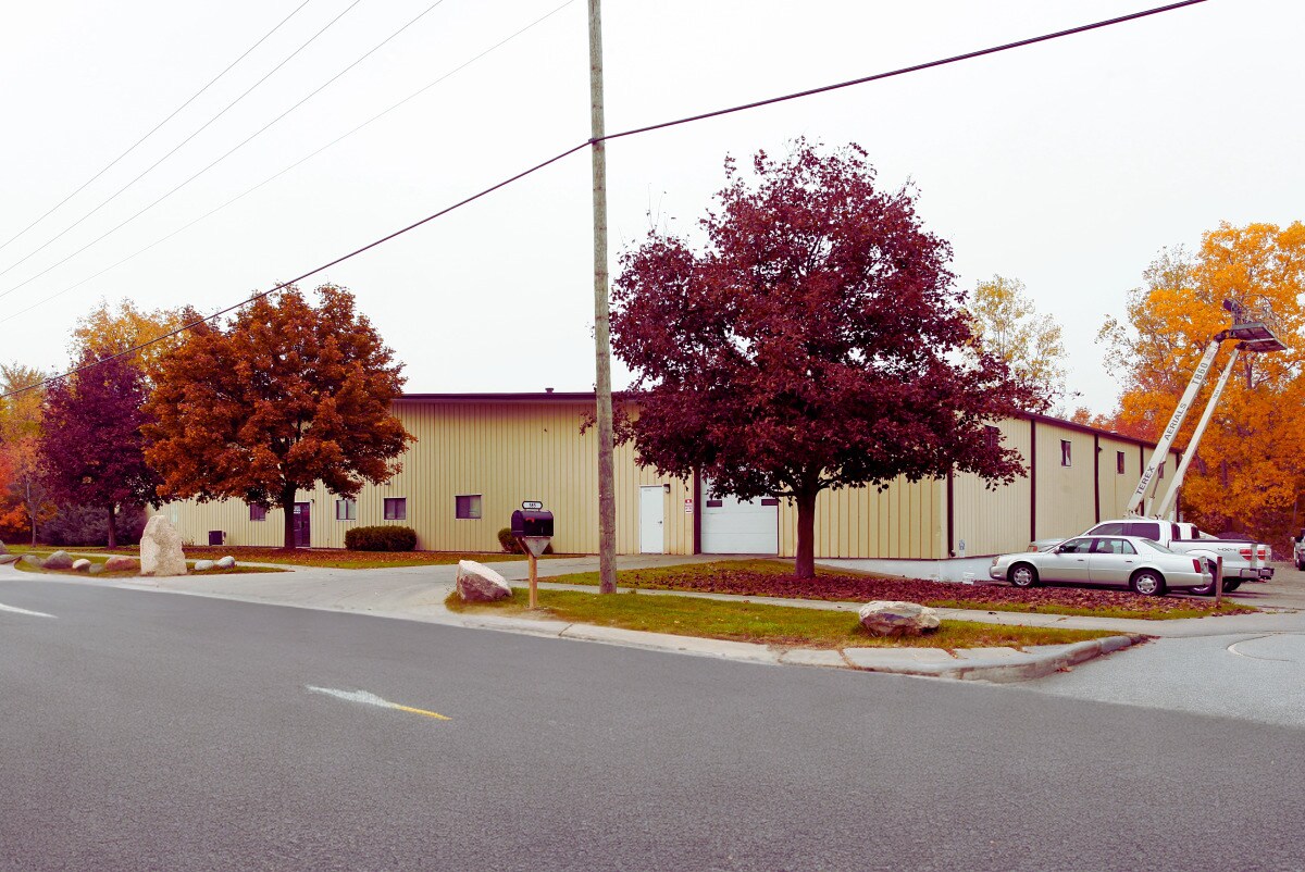 385 N Mill St, South Lyon, MI for sale Building Photo- Image 1 of 6