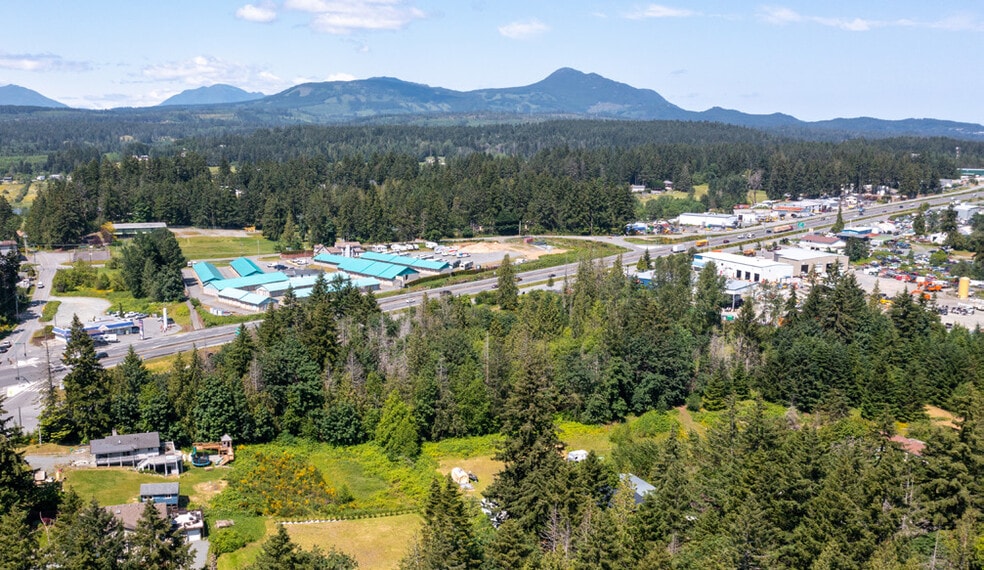 2160-2180 Schoolhouse Rd, Nanaimo, BC for sale - Building Photo - Image 2 of 6