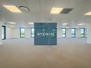 Office in Aix-en-Provence for lease Interior Photo- Image 2 of 6