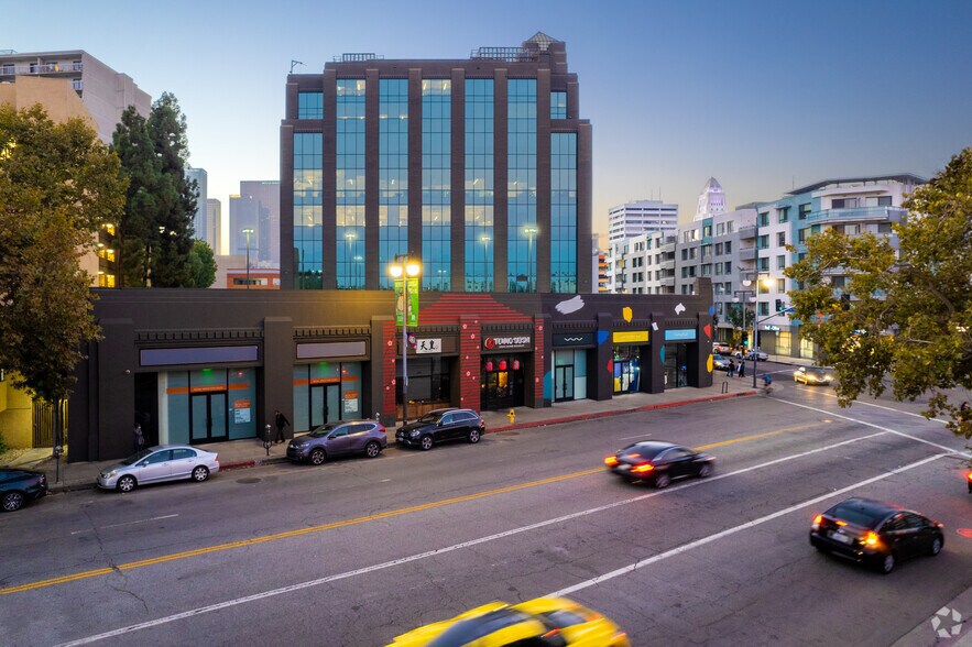 356-374 E 2nd St, Los Angeles, CA à louer - Photo du bâtiment - Image 3 de 6