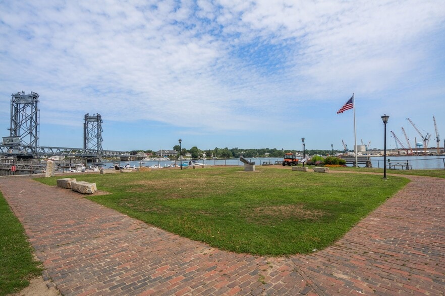 172 Hanover St, Portsmouth, NH for sale - Building Photo - Image 3 of 8