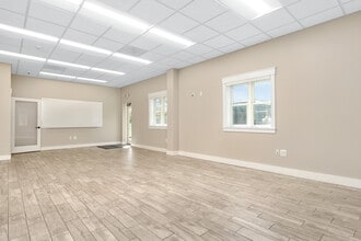 1008 Rising Ridge Rd, Mount Airy, MD for lease Interior Photo- Image 2 of 8