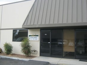 9302-9308 Narnia Dr, Riverside, CA for lease Interior Photo- Image 2 of 4