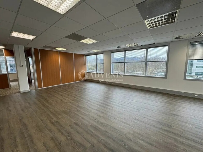 Bureau dans Villepinte à louer - Photo intérieure - Image 2 de 8