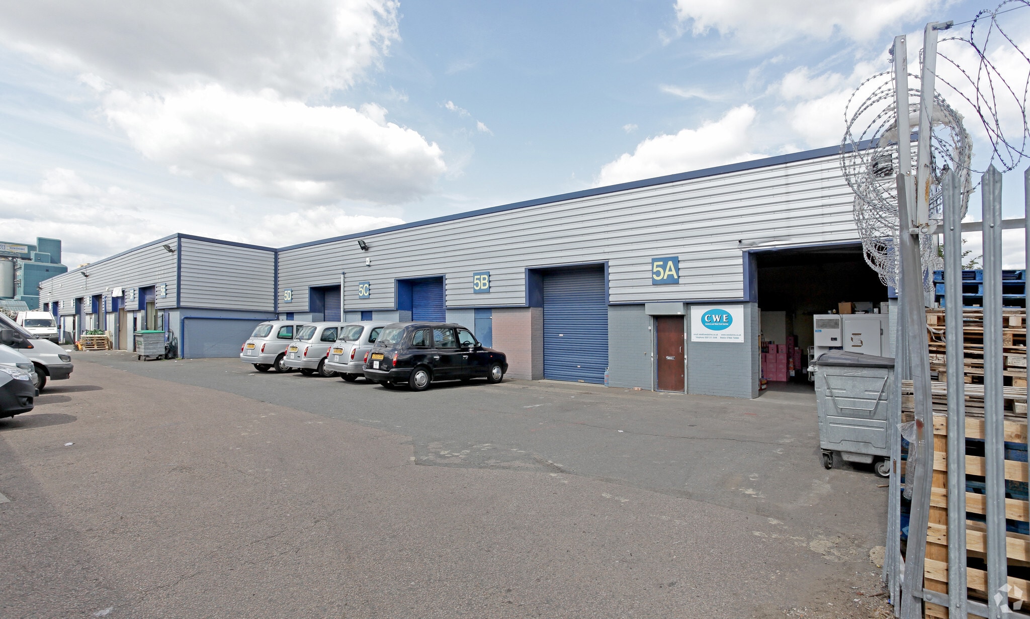 Henley Rd, Londres à louer Photo principale- Image 1 de 6