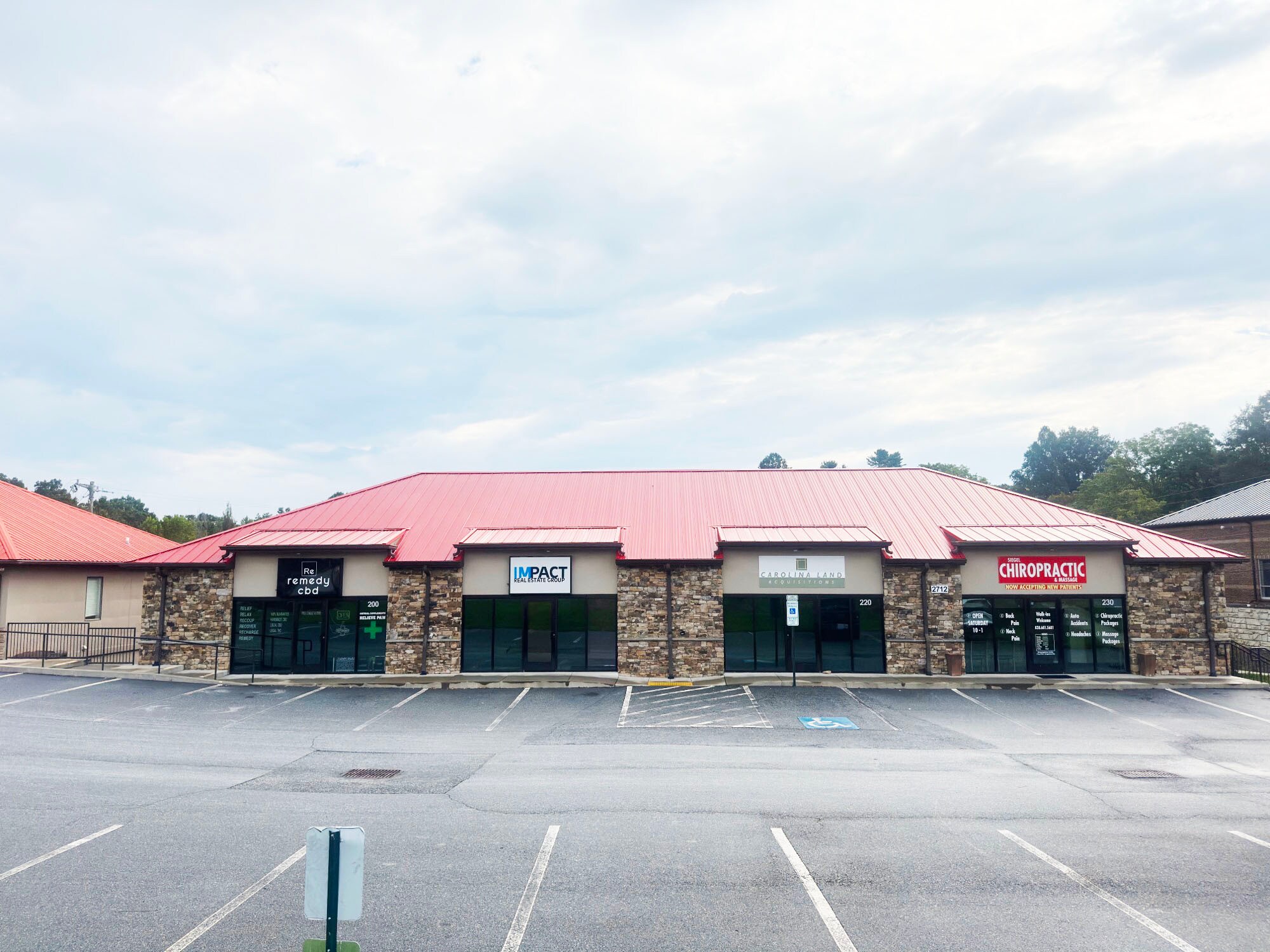 2712 Hendersonville Rd, Fletcher, NC for lease Building Photo- Image 1 of 8