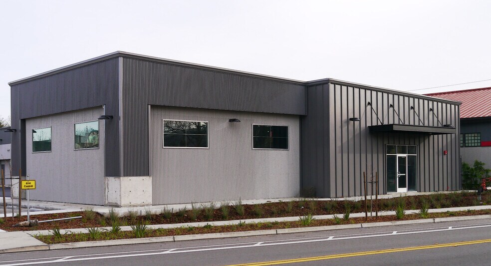 614 Cantrill Dr, Davis, CA à louer - Photo du bâtiment - Image 2 de 7