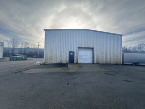 2440 W Commodore Way, Seattle, WA for lease Interior Photo- Image 2 of 2