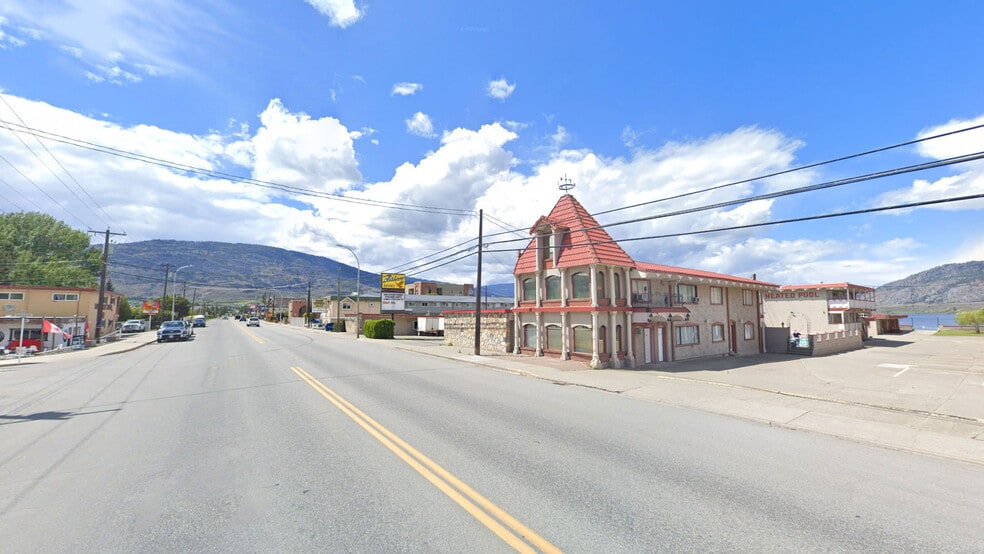 7106 Main St, Osoyoos, BC for sale - Building Photo - Image 1 of 4