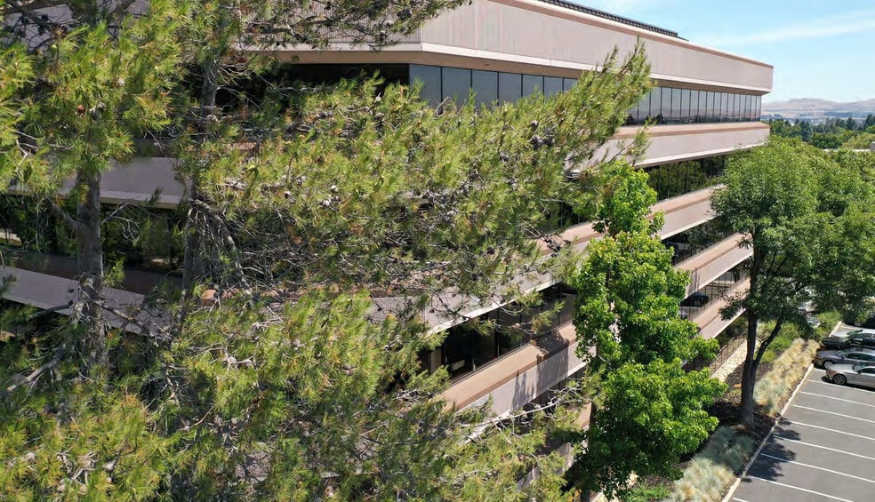 7901 Stoneridge Dr, Pleasanton, CA for lease - Building Photo - Image 3 of 7