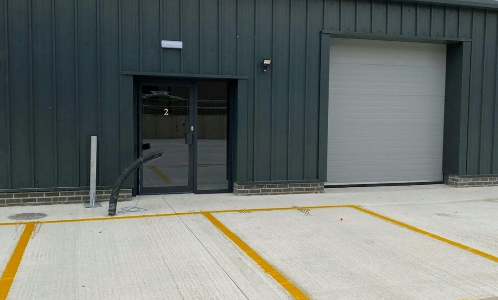 Manor Farm Yard, Upton Grey for lease - Primary Photo - Image 1 of 2
