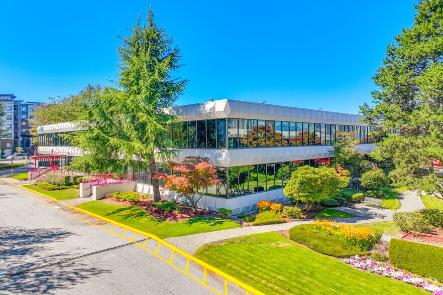 4259 Canada Way, Burnaby, BC à louer - Photo du bâtiment - Image 1 de 4