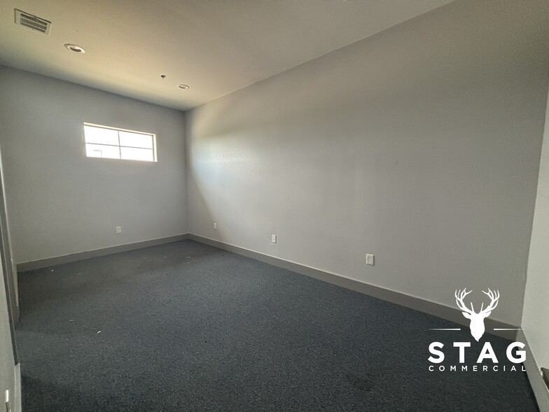 8800 US Highway 380, Cross Roads, TX for lease - Interior Photo - Image 3 of 29