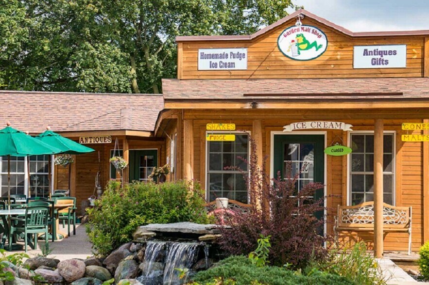 210 3rd St, Pepin, WI à vendre - Photo du bâtiment - Image 3 de 9