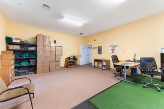 1132 US Route 1 Rt, York, ME for lease Interior Photo- Image 2 of 6