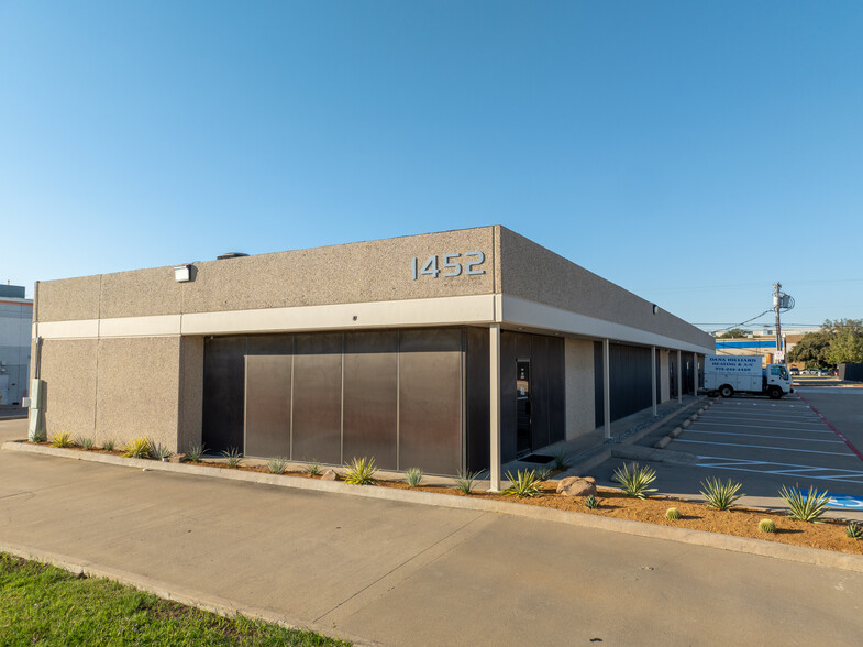 1450 Halsey Way, Carrollton, TX for lease - Building Photo - Image 1 of 6