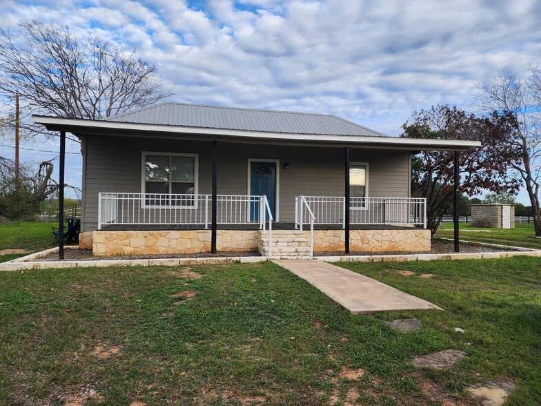 25300 Haynie Flat Rd, Spicewood, TX for sale - Building Photo - Image 2 of 10