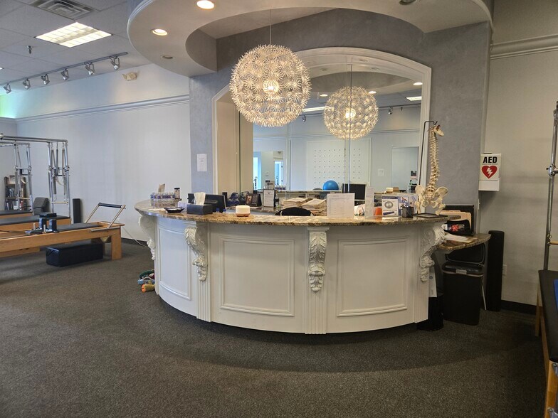 5843 Transit Rd, Amherst, NY à louer - Photo du bâtiment - Image 3 de 15