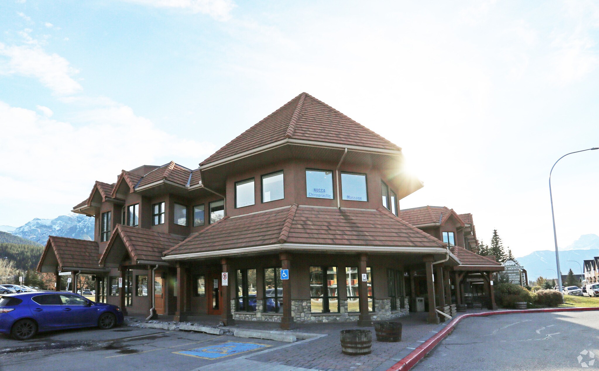 1205 Bow Valley Trl, Canmore, AB à vendre Photo principale- Image 1 de 1