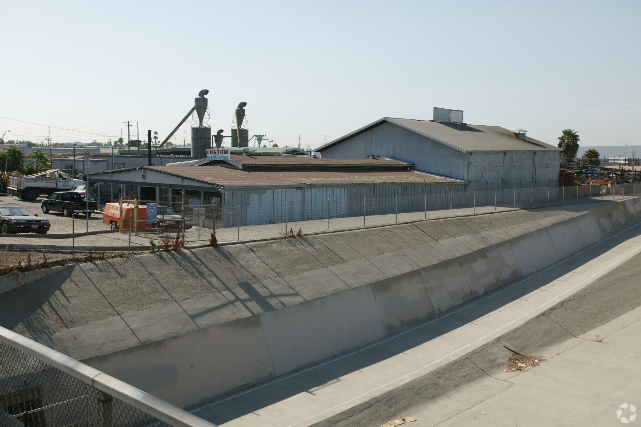 13609 Rosecrans Ave, Santa Fe Springs, CA à louer Photo principale- Image 1 de 2