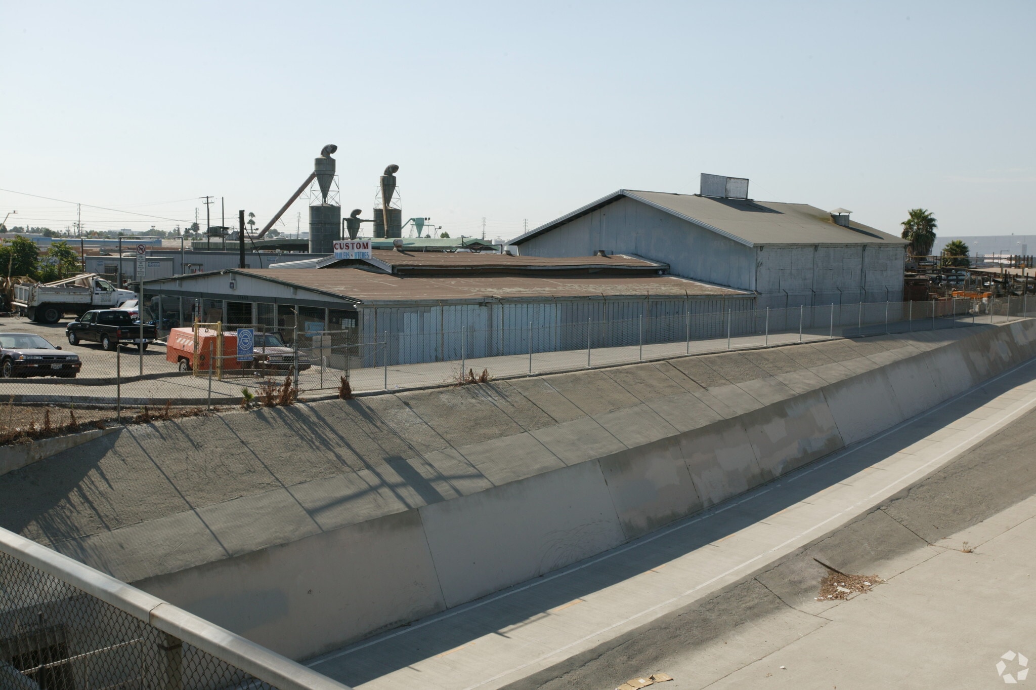 13609 Rosecrans Ave, Santa Fe Springs, CA for lease Primary Photo- Image 1 of 2