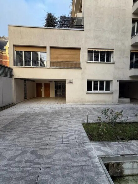 Bureau dans Paris à vendre - Photo du bâtiment - Image 2 de 15