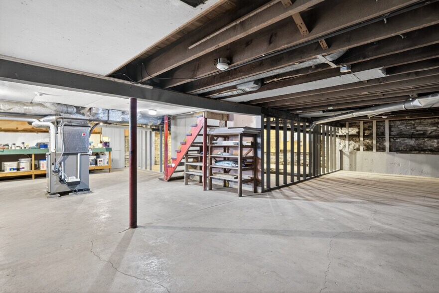 310 Pleasant St, Ithaca, NY à vendre - Photo du bâtiment - Image 3 de 53