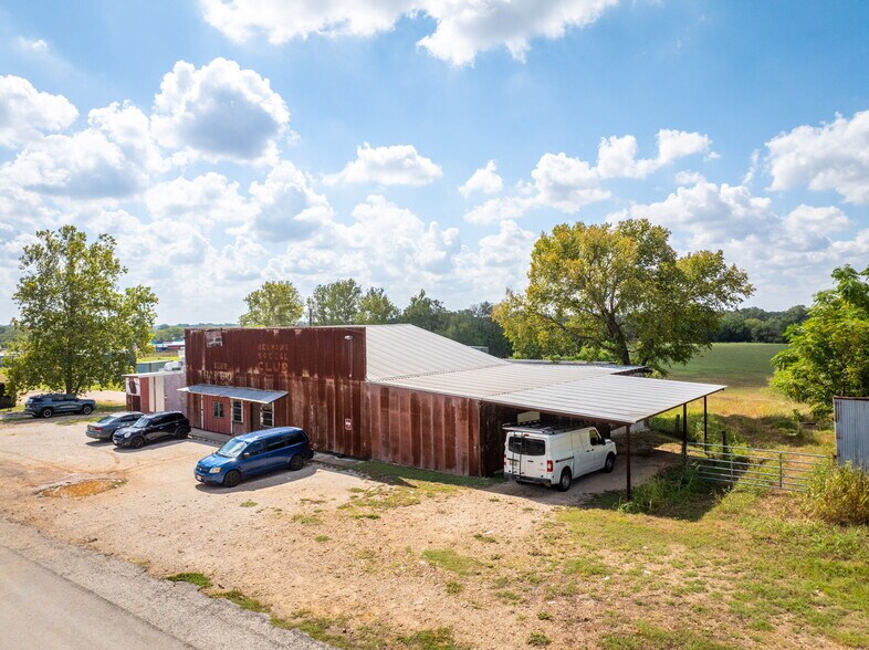 14395 E Hwy 90A, Gonzales, TX à vendre - Photo du bâtiment - Image 2 de 46