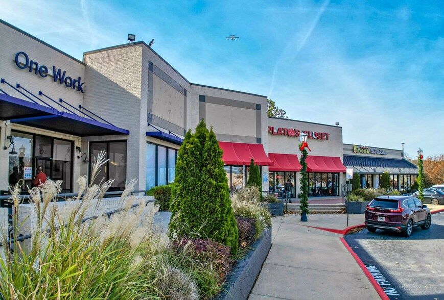 2700 Town Center Dr, Marietta, GA à louer - Photo du bâtiment - Image 3 de 15